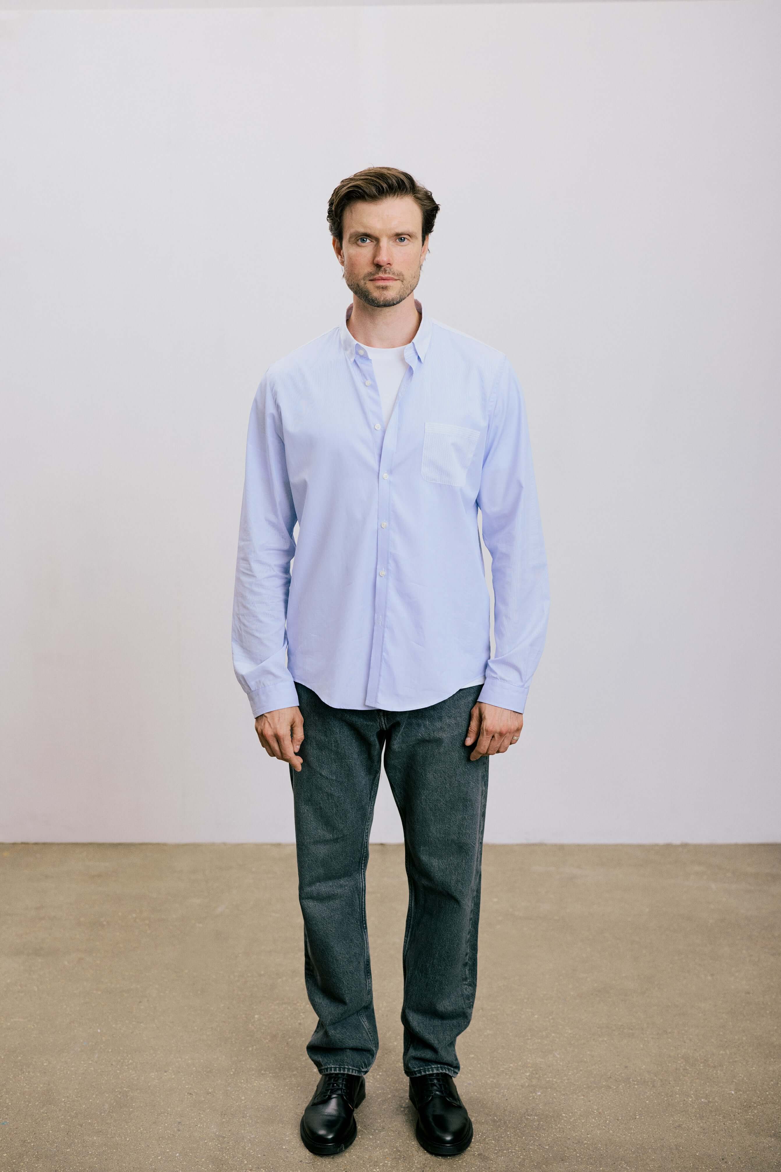 VARRO Rogers Sky Blue Patch Stripe Poplin Shirt — front view on model, men’s relaxed fit with contrast collar and pocket.